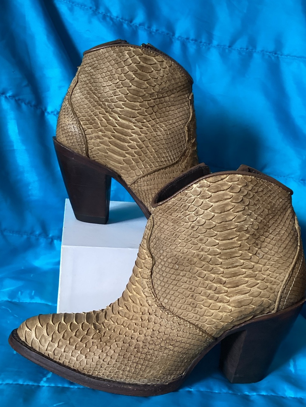 Allens Women’s Snake-Texture Tan Western Ankle Boots